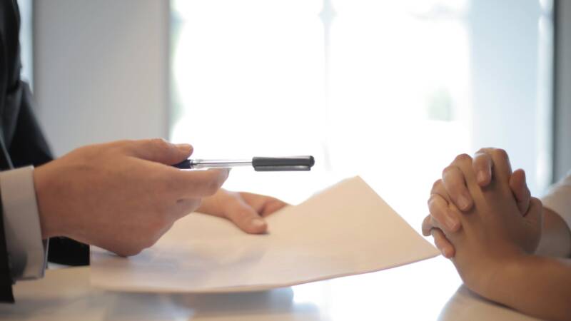 Agente di commercio, venditore dipendente e business partner