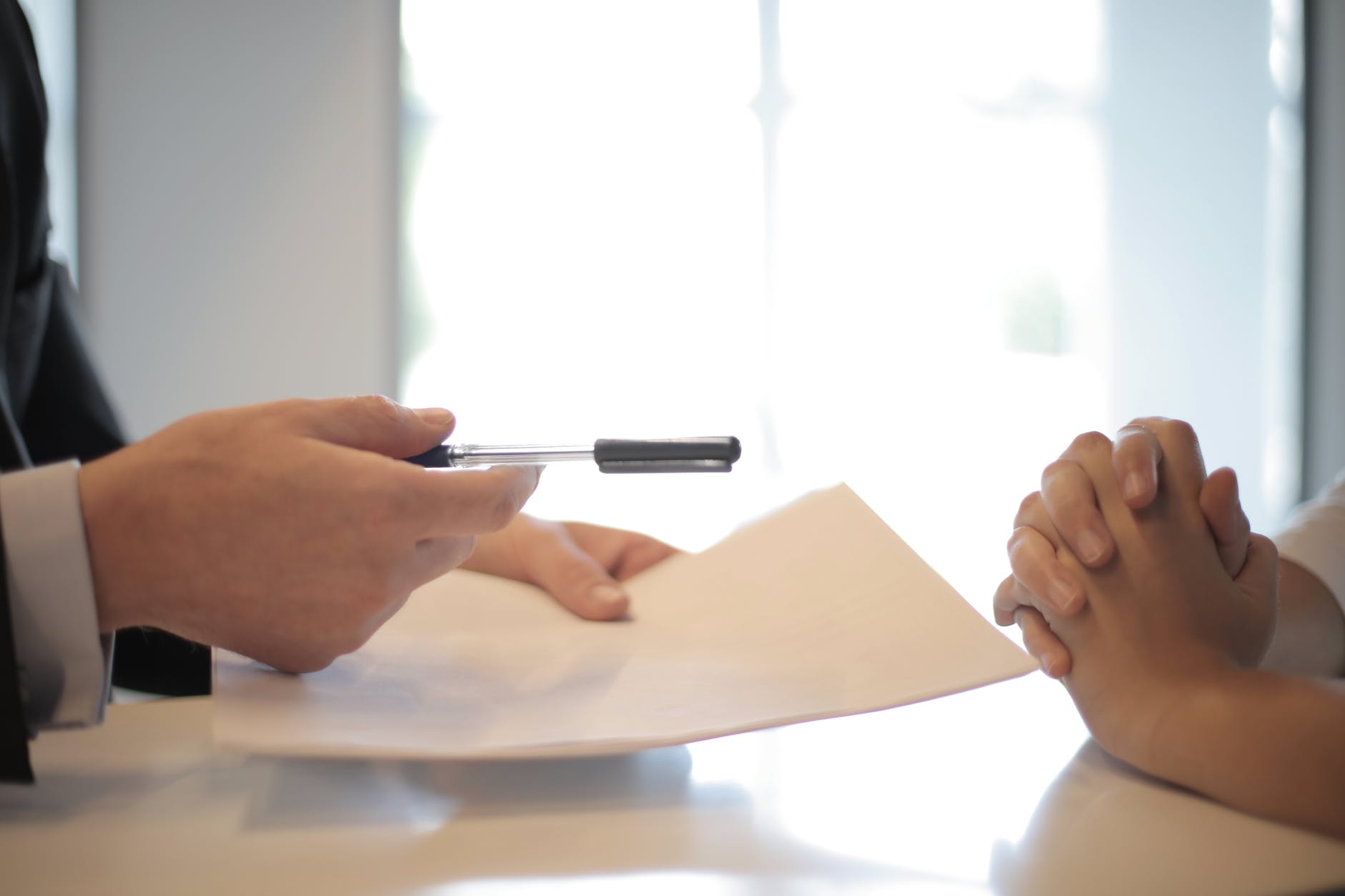 Agente di commercio, venditore dipendente e business partner